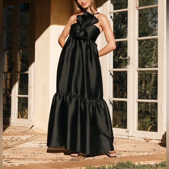 Petal & Pup Dresses & Skirts - Like New Petal & Pup Betina Bow Front Maxi Dress Black